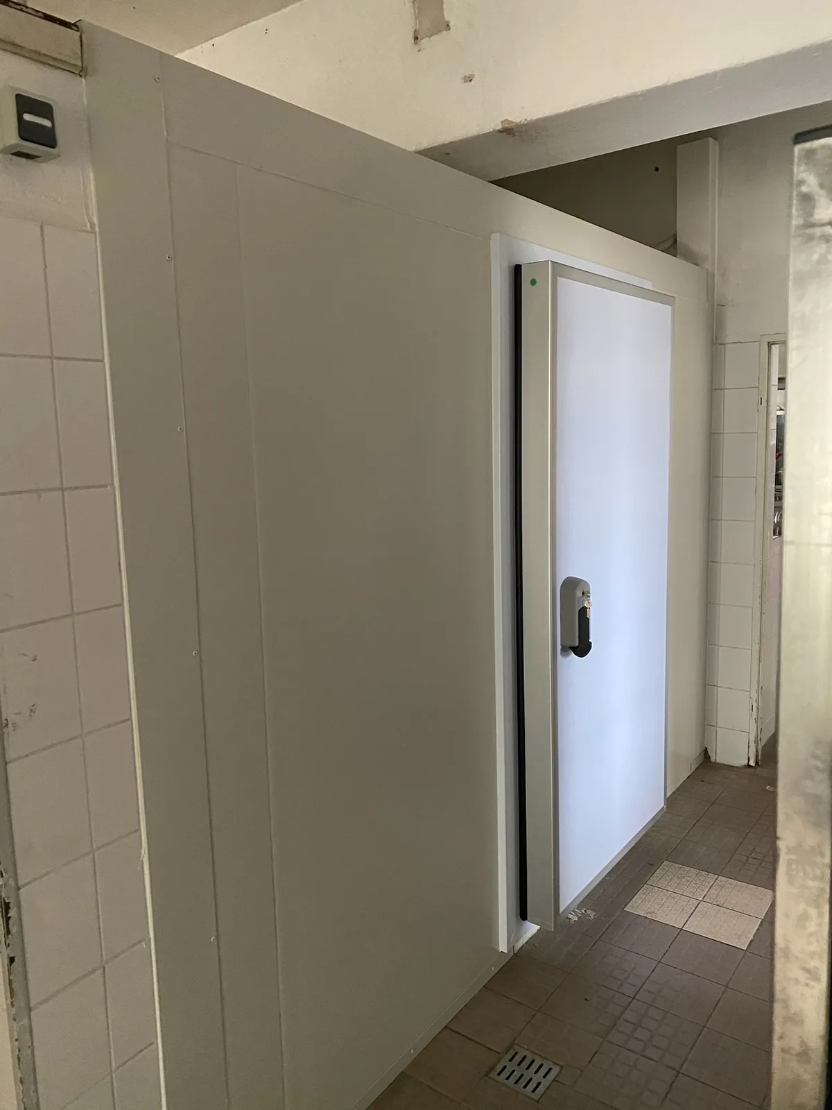 Insulated cold room door